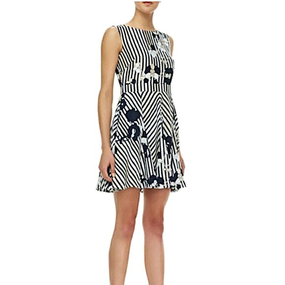 Diane von Furstenberg DVF Kimana A-Line Flared Skirt Size 6 Orchid Stripe Navy - Picture 2 of 5